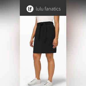 🍋 Lululemon Noir Skirt Size 10